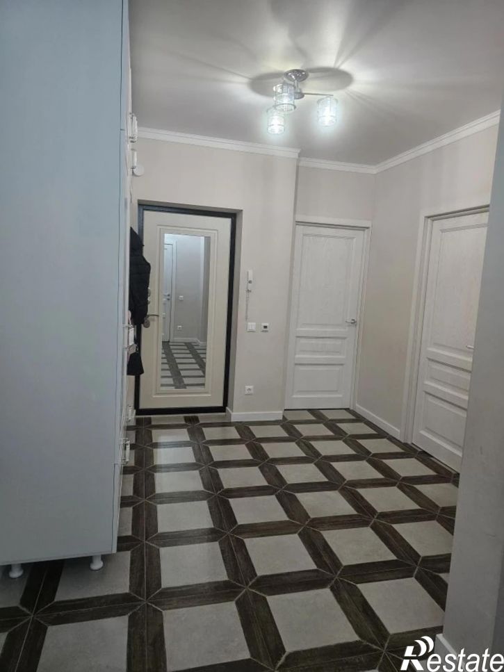 3-комн квартира улица имени Героя Николая Шевелёва, 1