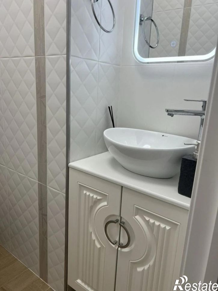 3-комн квартира Домбайская улица, 57