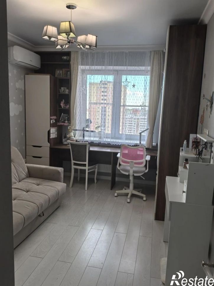 3-комн квартира улица им. Героя Яцкова И.В., 15к1