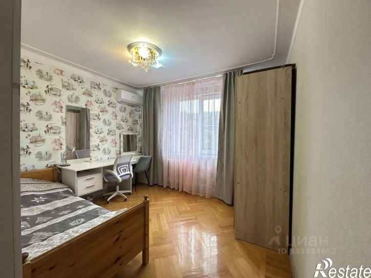 4-комн квартира ул Уральская, 202,  д. 202