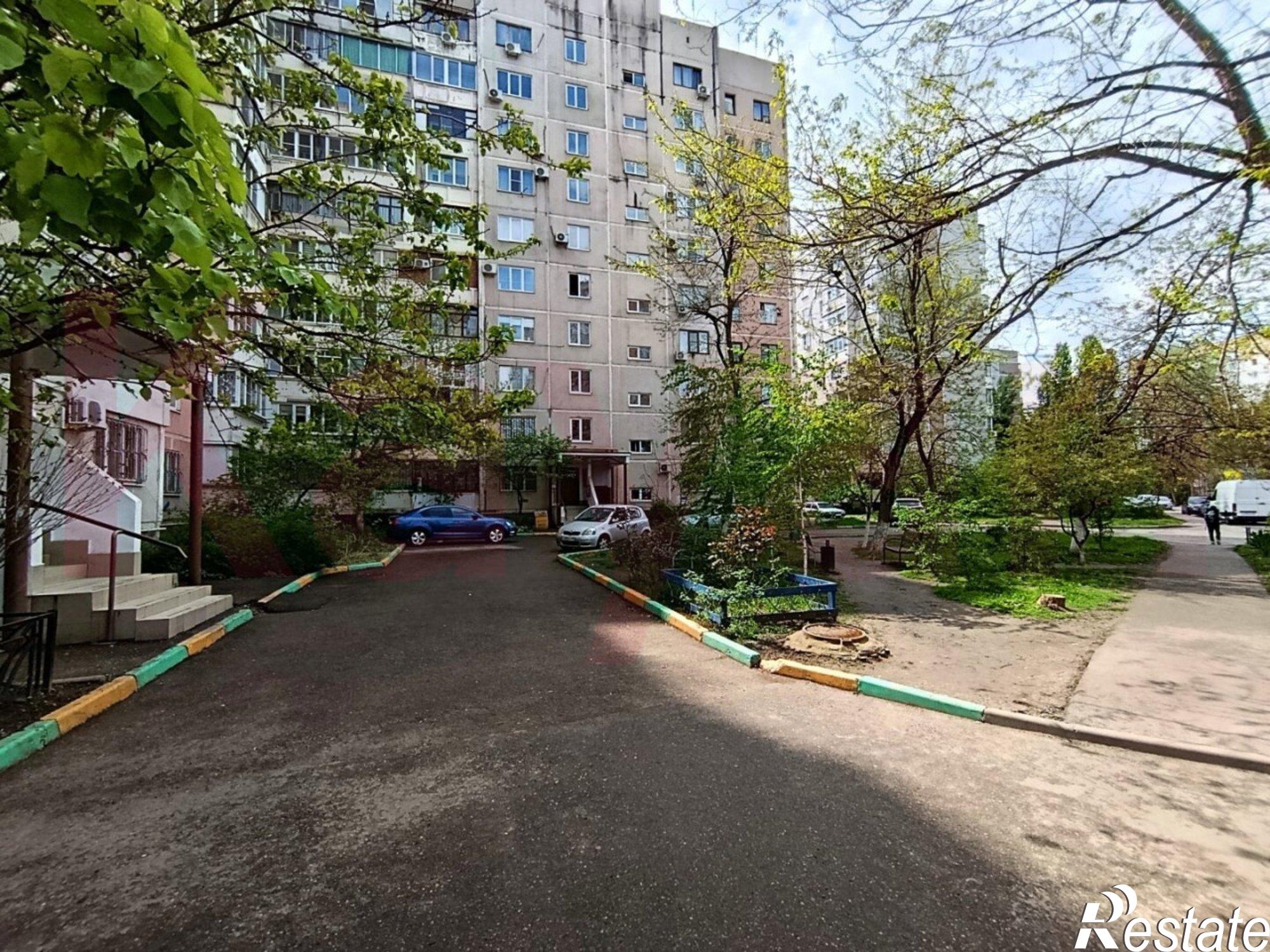Сдать квартиру за 27 000 рублей на им. Думенко ул.