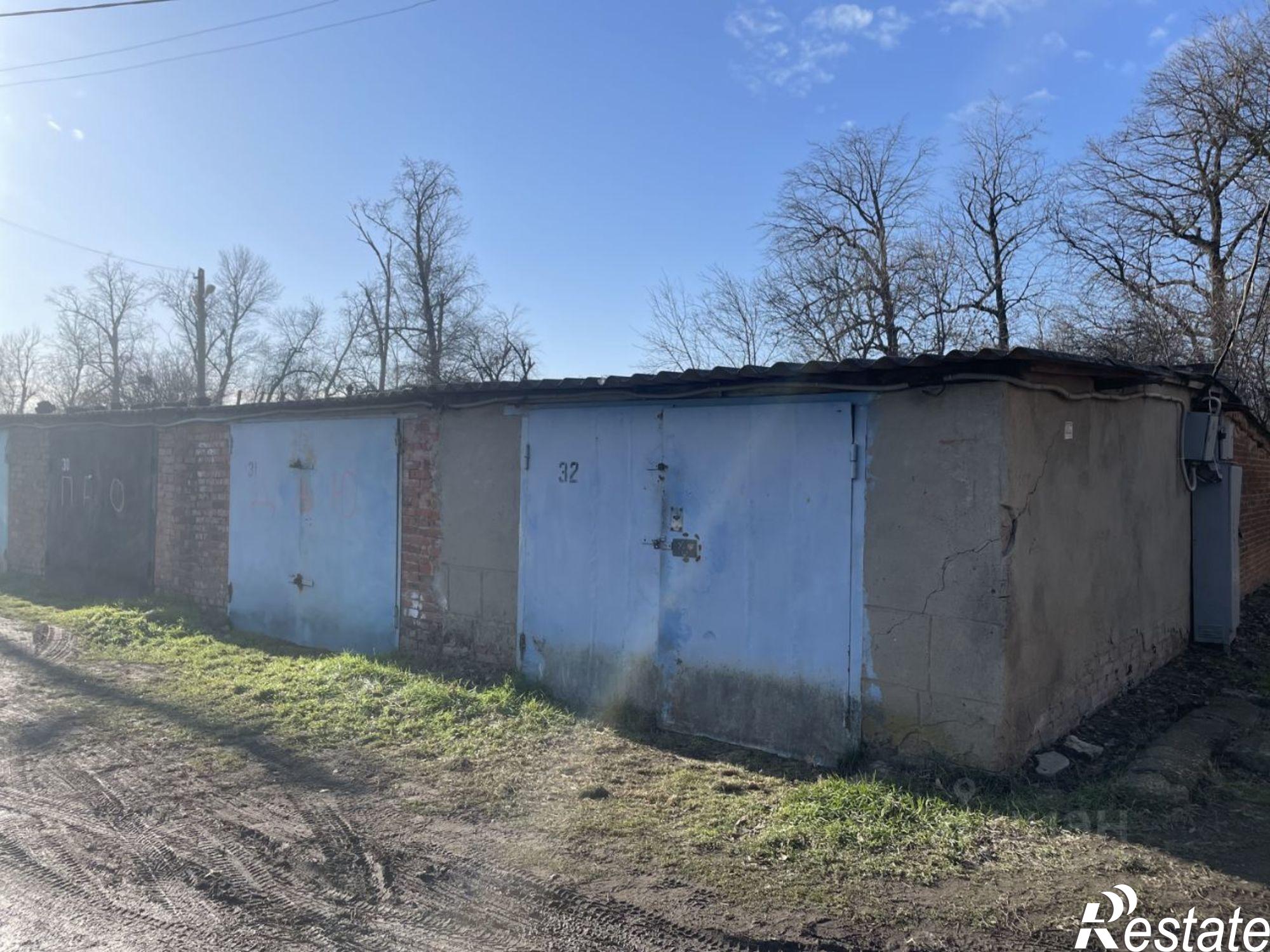 Купить гараж, место в паркинге за 1 600 020 рублей на ул Октябрьская, 2