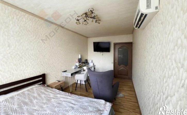 1-комн квартира ул им. 40-летия Победы, 115,  д. 115