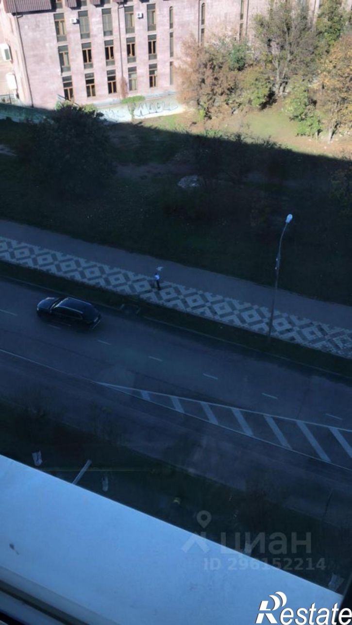 2-комн квартира улица Яна Полуяна, 60,  д. 60