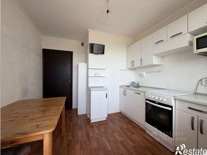 2-комн квартира улица 70 лет Октября, 32,  д. 32