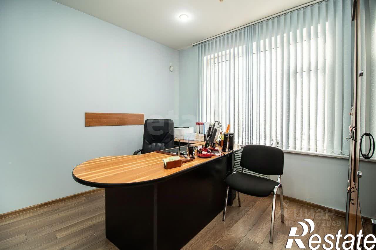Купить офис, помещение под офис за 98 810 000 рублей на Красная улица, 16