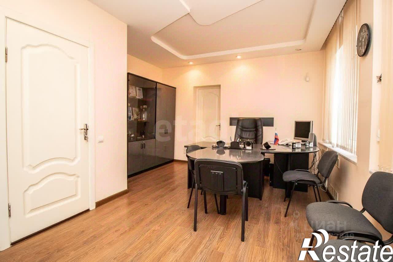 Купить офис, помещение под офис за 98 810 000 рублей на Красная улица, 16