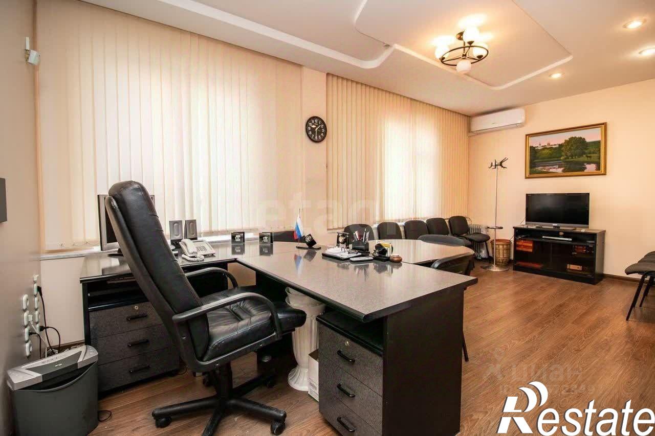 Купить офис, помещение под офис за 98 810 000 рублей на Красная улица, 16