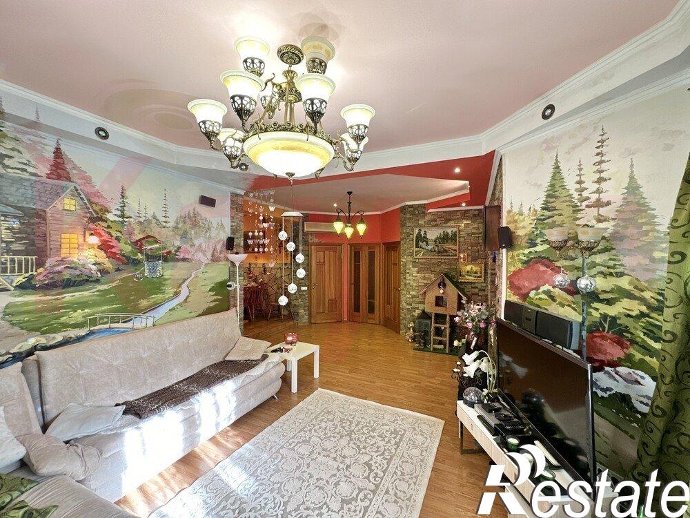 Купить дачу, дом, коттедж за 28 000 000 рублей на Жлобы ул.