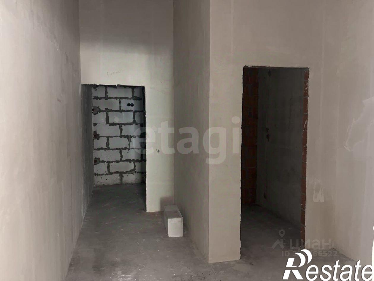 Купить торговое помещение за 25 606 100 рублей на Школьная улица, 1