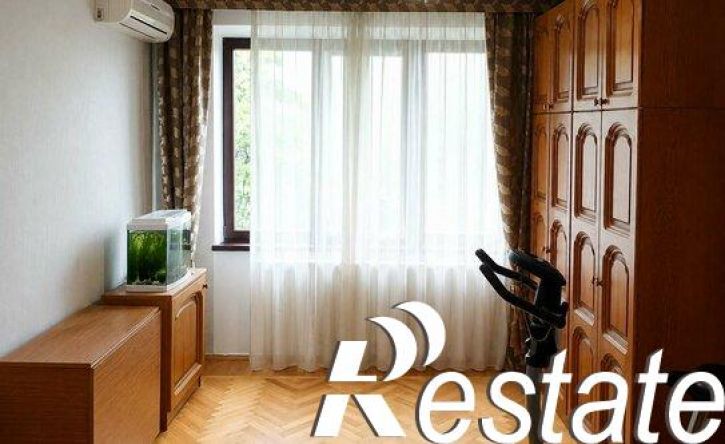 3-комн квартира Тепличная улица, 32,  д. 32