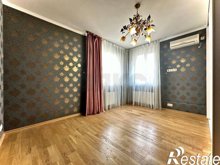 3-комн квартира Брянская улица, 49,  д. 49
