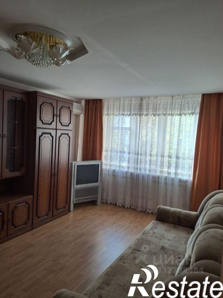 2-комн квартира Ставропольская улица, 183/1,  д. 183/1