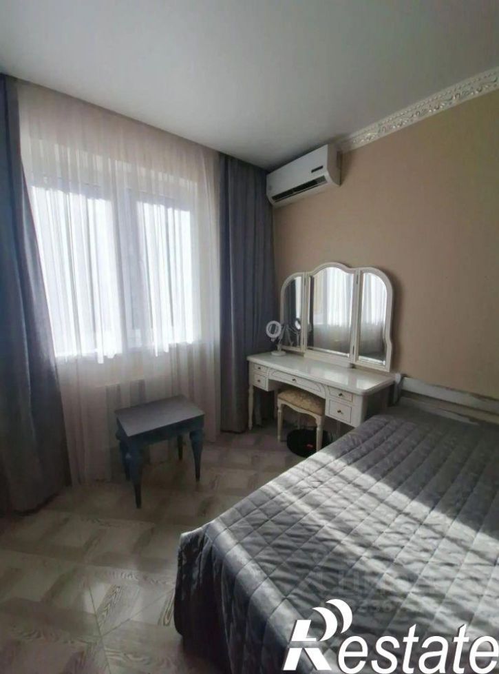 1-комн квартира улица Комарова, 106Б к4,  д. 106Б к4