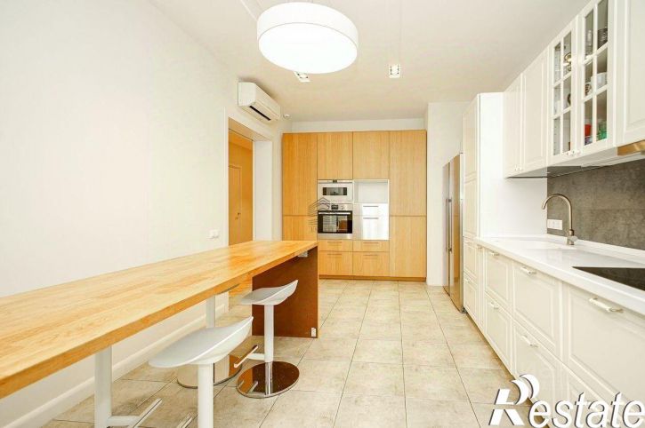 5-комн квартира улица Кубанская Набережная, 37/11,  д. 37/11