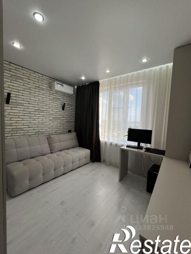 3-комн квартира Питерская улица, 40 к3,  д. 40 к3