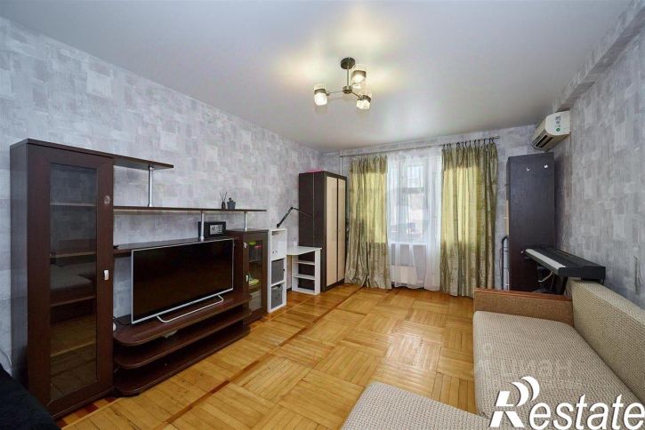 2-комн квартира улица Думенко, 12,  д. 12
