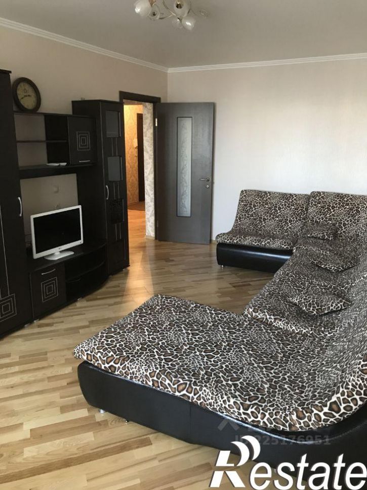 2-комн квартира улица Атарбекова, 5/1,  д. 5/1