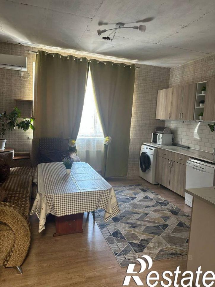 2-комн квартира улица Лётчика Позднякова, 2 к11,  д. 2 к11