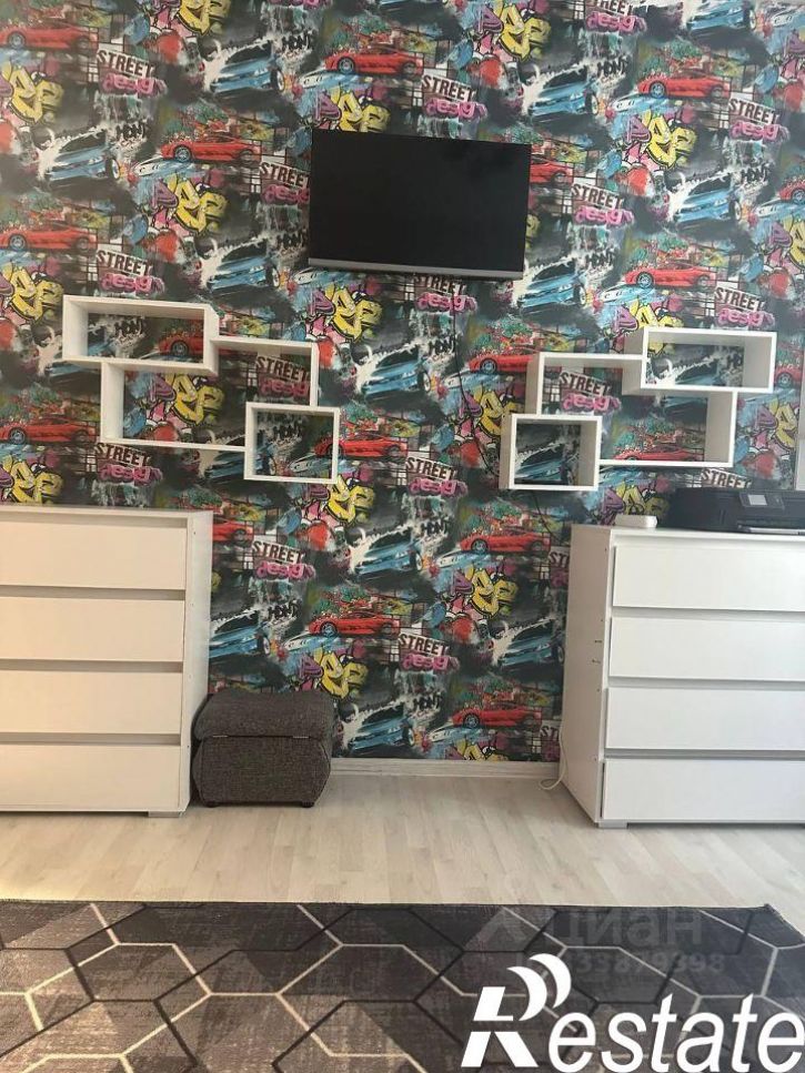 2-комн квартира улица Лётчика Позднякова, 2 к11,  д. 2 к11
