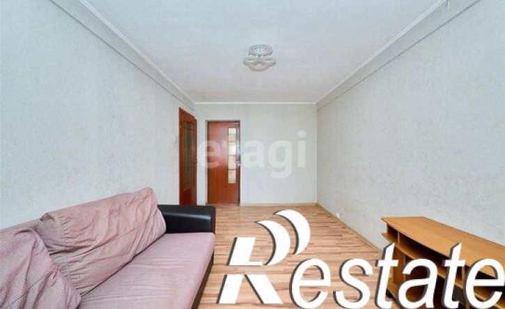 3-комн квартира улица Гидростроителей, 37,  д. 37