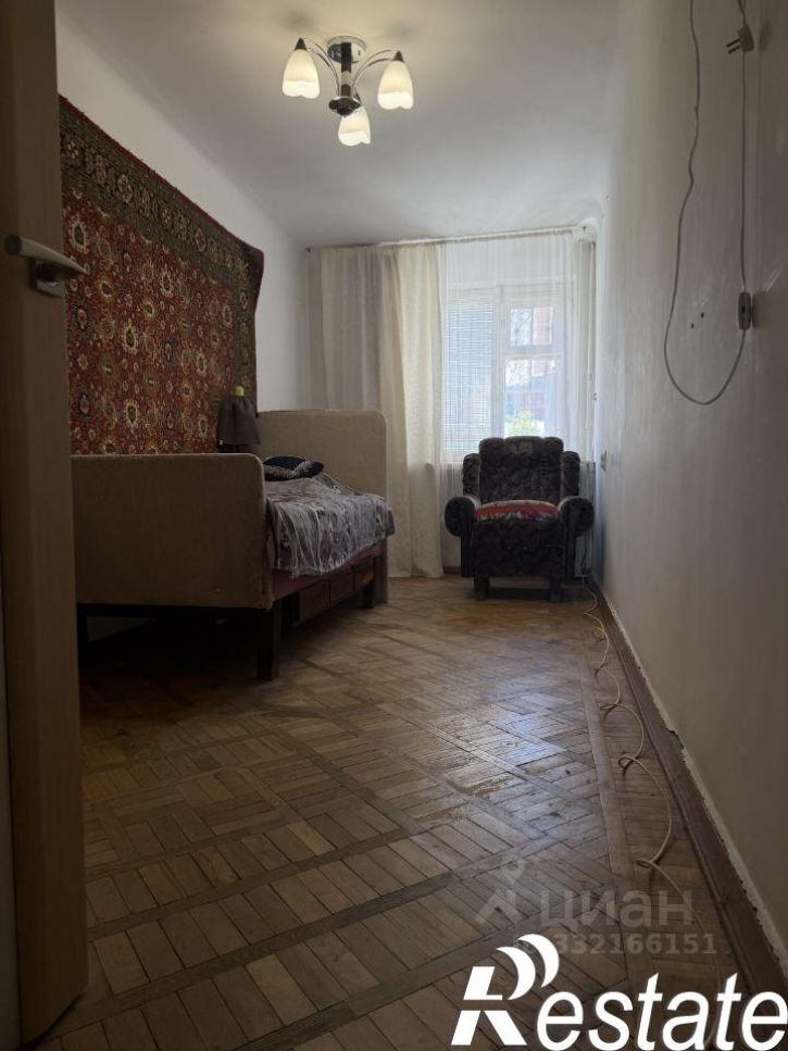 3-комн квартира Лазурная улица, 68,  д. 68