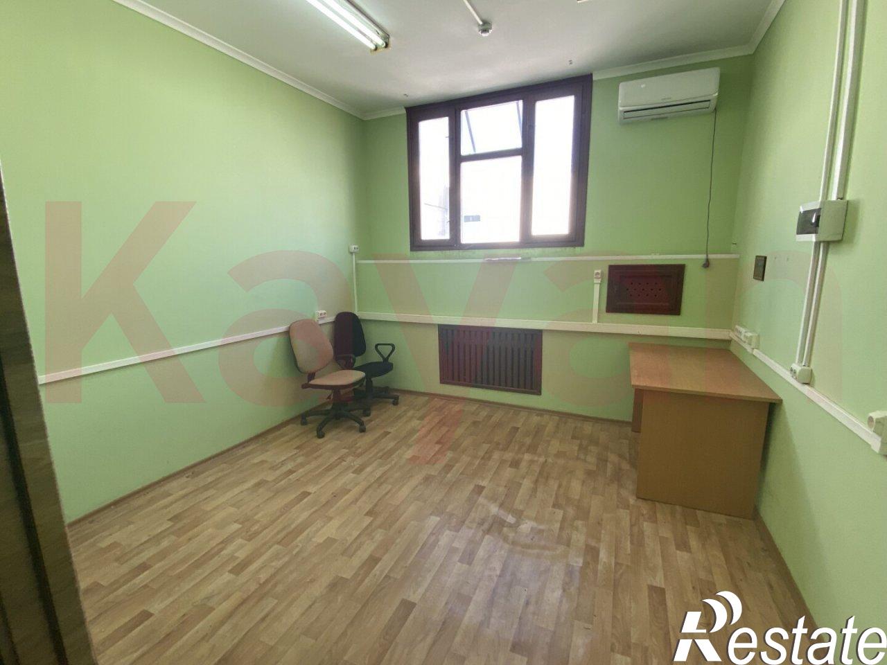 Сдать офис, помещение под офис за 10 584 рублей на Красная ул.