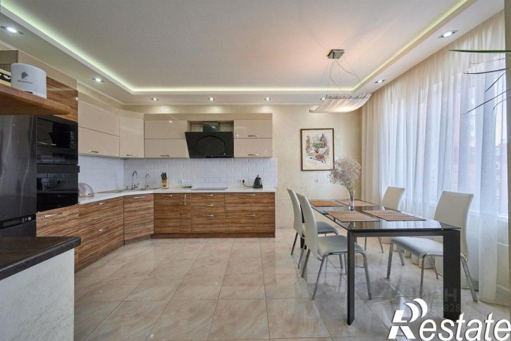 4-комн квартира Гаражная улица, 67,  д. 67