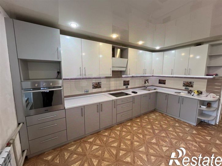 3-комн квартира улица Героя Аверкиева, 14,  д. 14