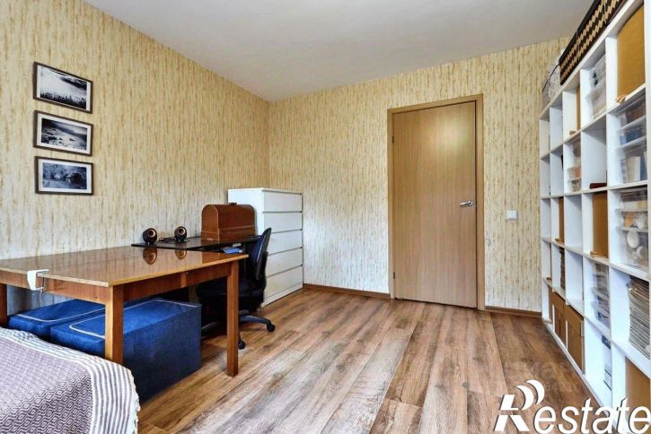 2-комн квартира улица Калинина, 350/8,  д. 350/8