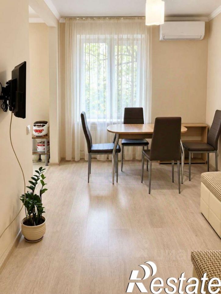 3-комн квартира улица Яна Полуяна, 18,  д. 18
