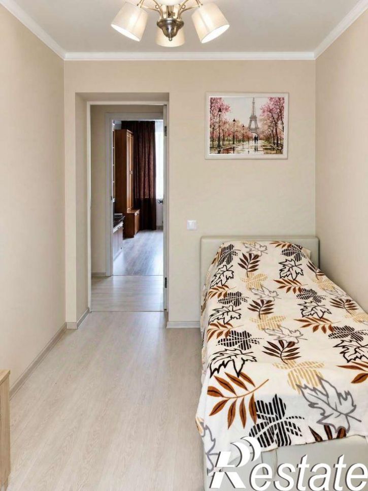 3-комн квартира улица Яна Полуяна, 18,  д. 18