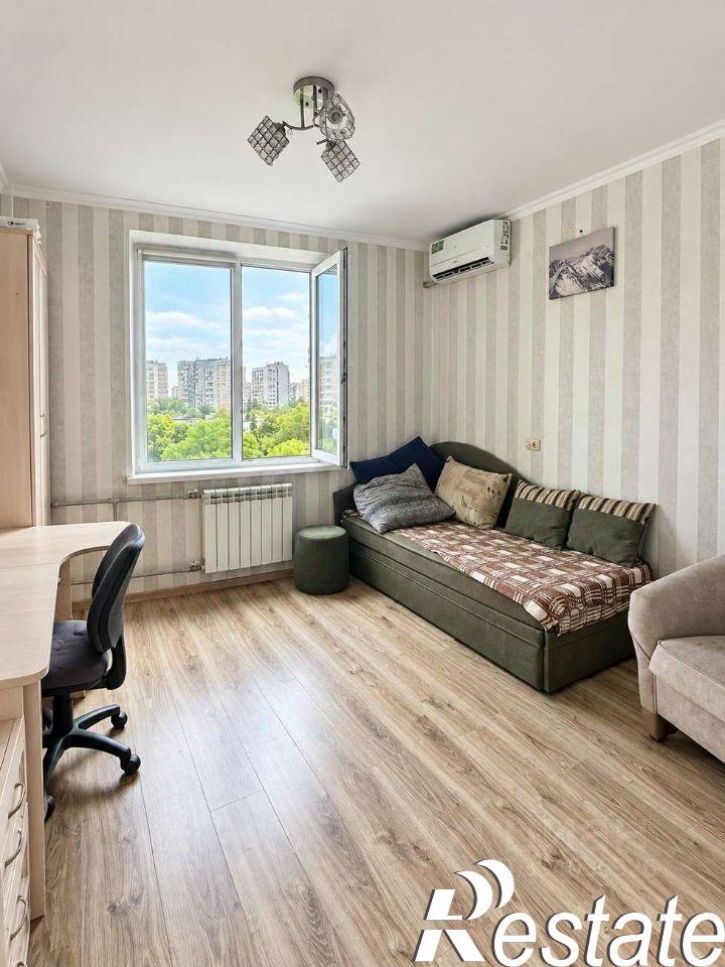 2-комн квартира улица 70 лет Октября, 22,  д. 22