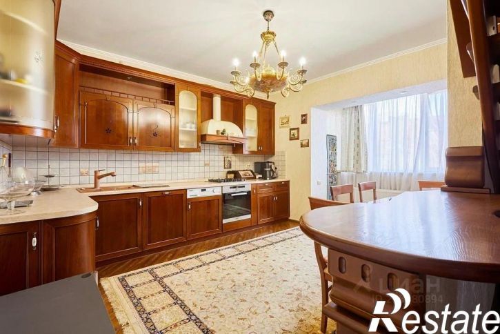 5-комн квартира улица Яна Полуяна, 17,  д. 17