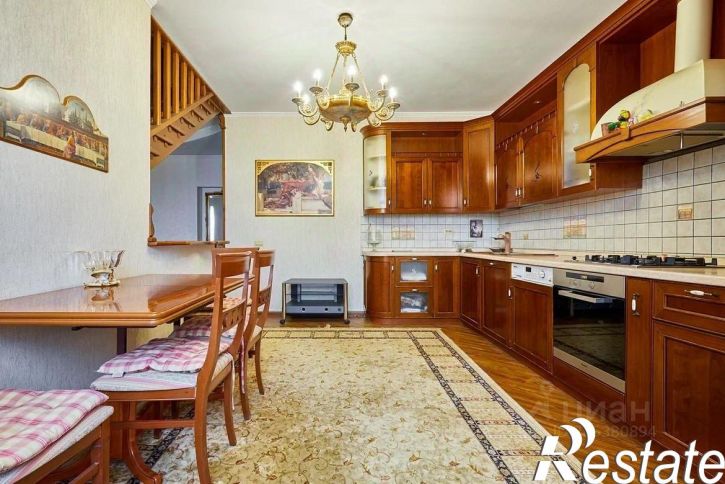 5-комн квартира улица Яна Полуяна, 17,  д. 17