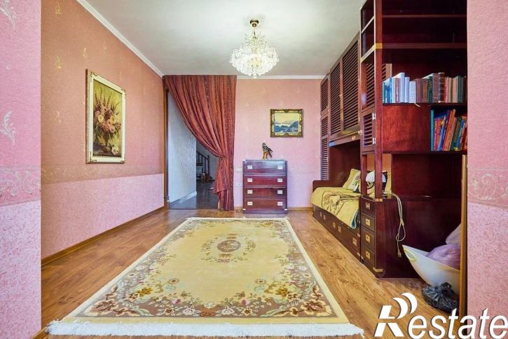 5-комн квартира улица Яна Полуяна, 17,  д. 17