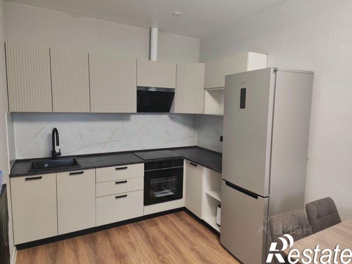 2-комн квартира улица Лётчика Позднякова, 2 к28,  д. 2 к28