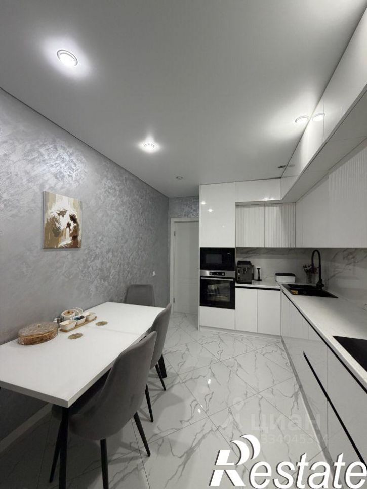 3-комн квартира улица Цезаря Куникова, 24 к1,  д. 24 к1