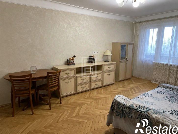3-комн квартира улица Стасова, 143,  д. 143