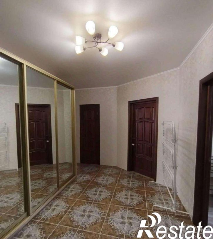 3-комн квартира улица им. Героя Яцкова И.В., 10,  д. 10