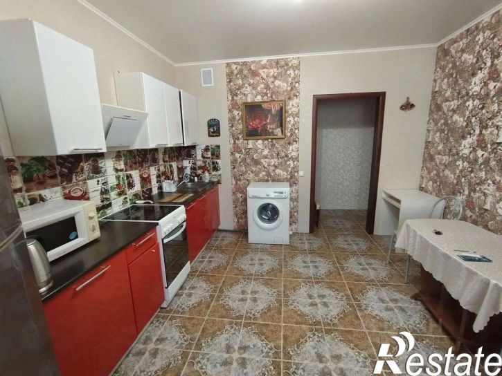 3-комн квартира улица им. Героя Яцкова И.В., 10,  д. 10