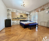 комната 29 кв м Зиповская улица, 23