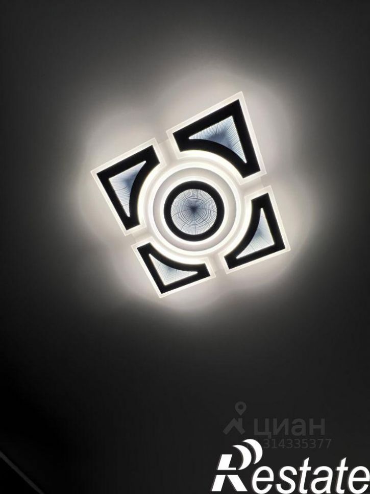 2-комн квартира улица Лётчика Позднякова, 2 к2,  д. 2 к2