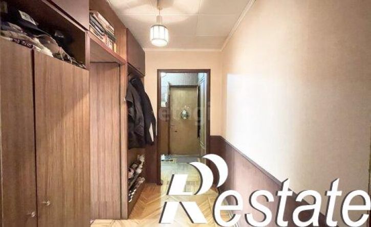 4-комн квартира улица Благоева, 15,  д. 15