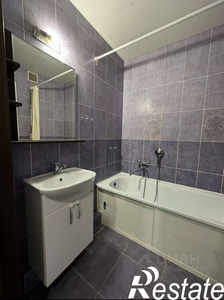 1-комн квартира Российская улица, 267/3 к2,  д. 267/3 к2