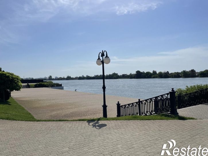 2-комн квартира проспект Чекистов, 16