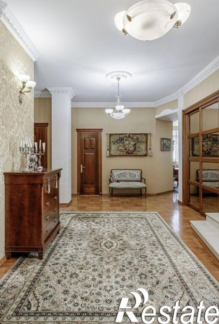 5-комн квартира улица Красина, 9/1 к3,  д. 9/1 к3