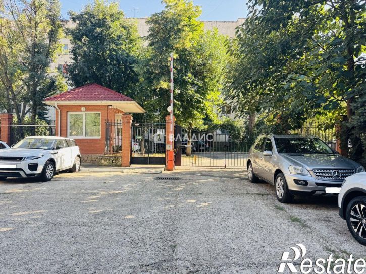 3-комн квартира улица Яна Полуяна, 17,  д. 17