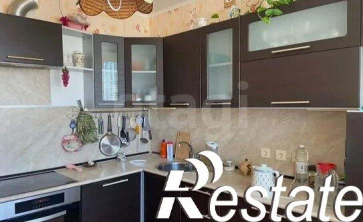 3-комн квартира Кореновская улица, 61,  д. 61