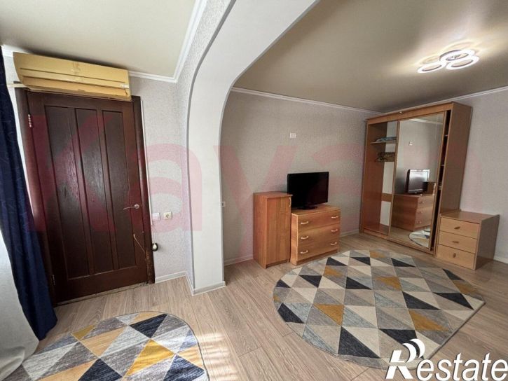 2-комн квартира им. 70-летия Октября ул.